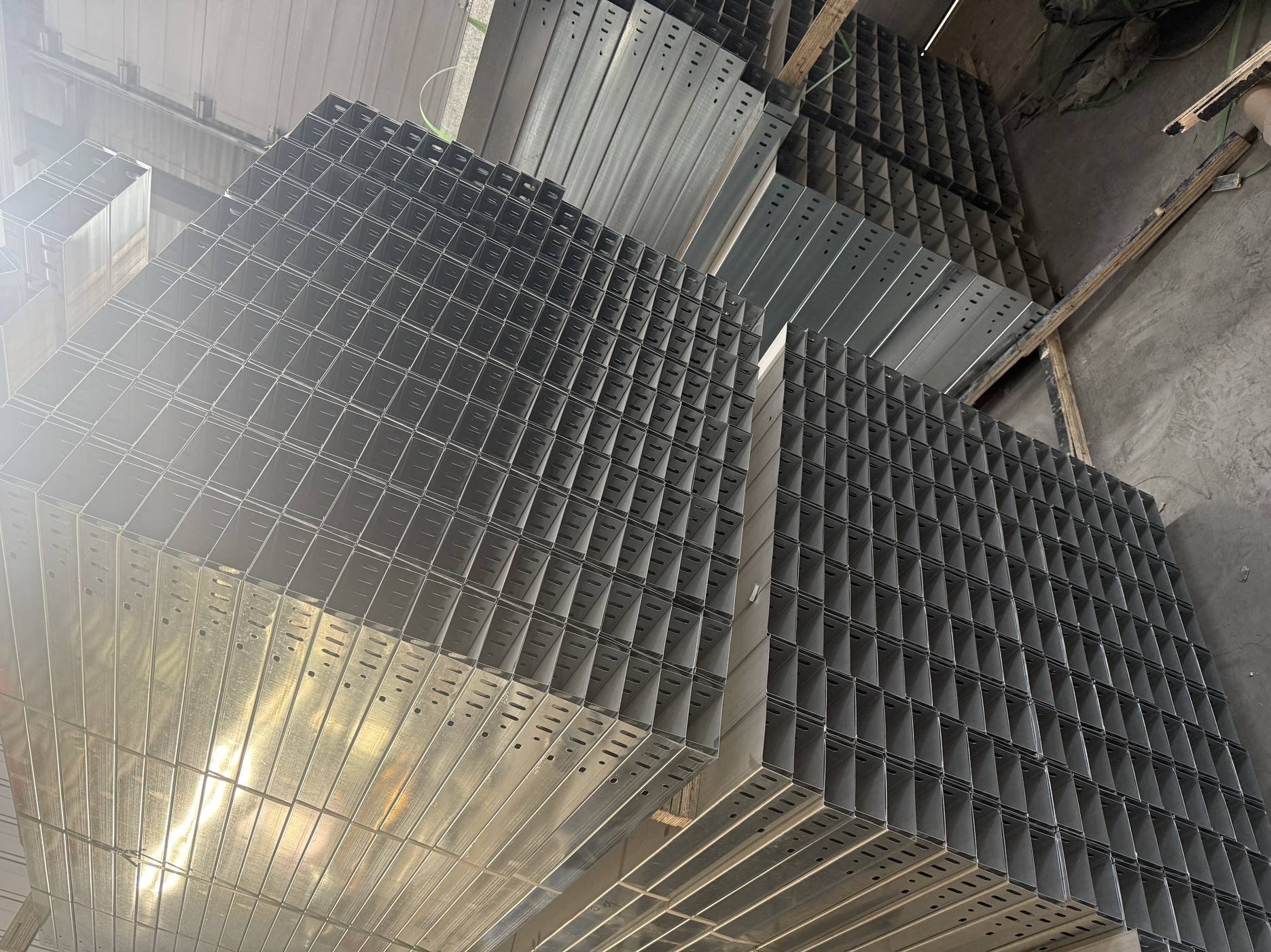贵港市金属桥架工业厂房桥架 - 方案